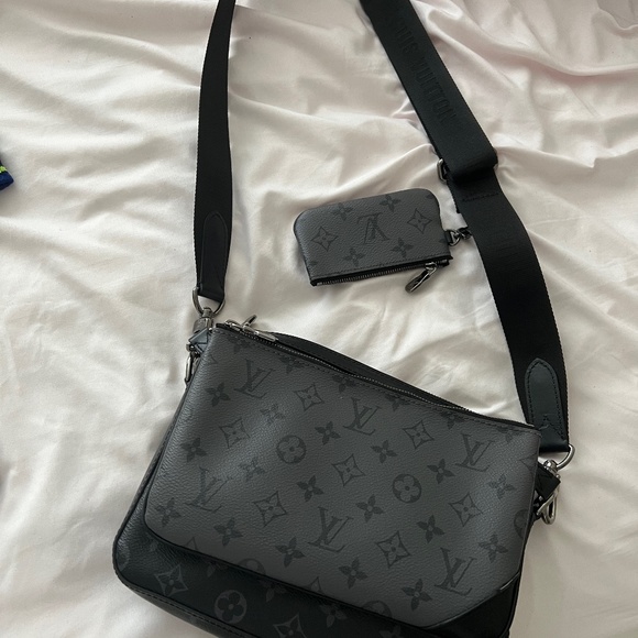 TRIO MESSENGER BAG - Picture 1 of 3